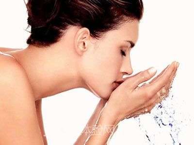 保健按摩洗鼻有助于预防感冒