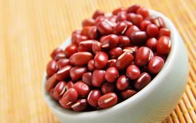 红小豆的养生保健功效与作用 服用红豆的禁忌