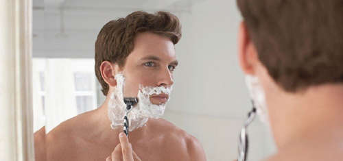 刮胡子频频会影响寿命，为男人收藏吧~