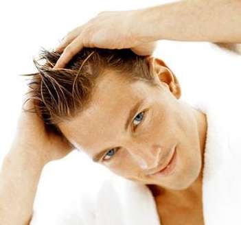 男性预防脱发16方法 常梳头按摩头皮