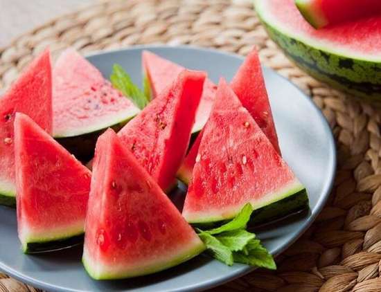 夏日吃哪些水果能够养颜减肥呢？