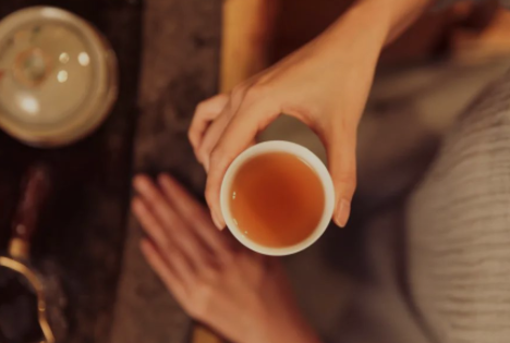 冬季养生可以喝这三种茶，喝茶的时间也要注意