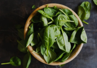 为何说吃绿叶蔬菜有助于补钙？