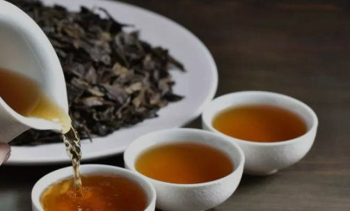 黑茶是陈年茶好，还是新茶好？
